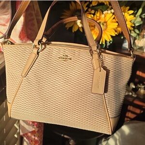 Coach NWOT Tan Woven Jaquard Fabric And Leather 2 Way Crossbody